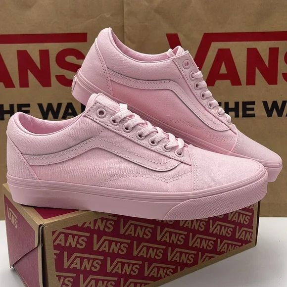 Vans Men’s Pink Sneakers Classic Design Old Skool
Pastel Mono Pink
VN000CT8PNK - Picture 10 of 16